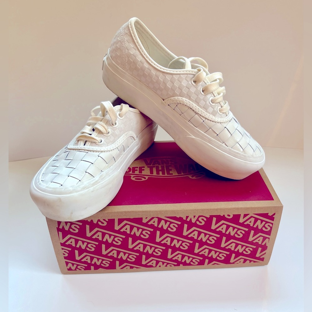 VANS AUTHENTIC PLATFORM womens white leather woven platform sneakers size 5.5